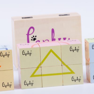 Detské drevené kocky s geometrickými tvarmi
