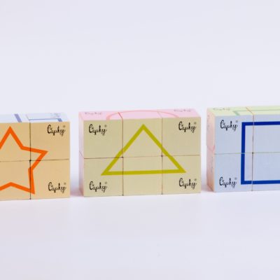 Detské drevené kocky s geometrickými tvarmi